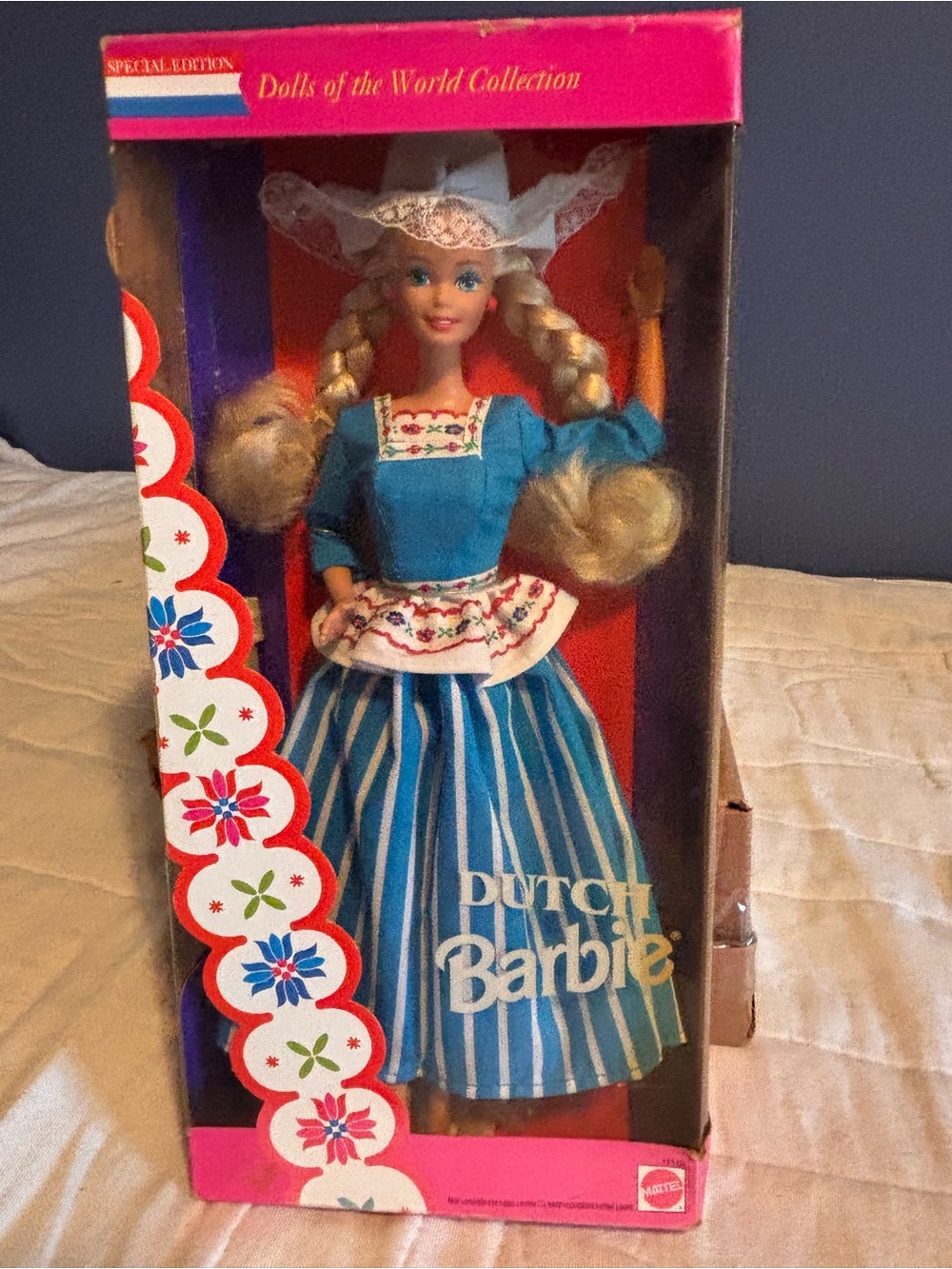 1993 Dutch Barbie NRFB. Dolls Around The World Collection.